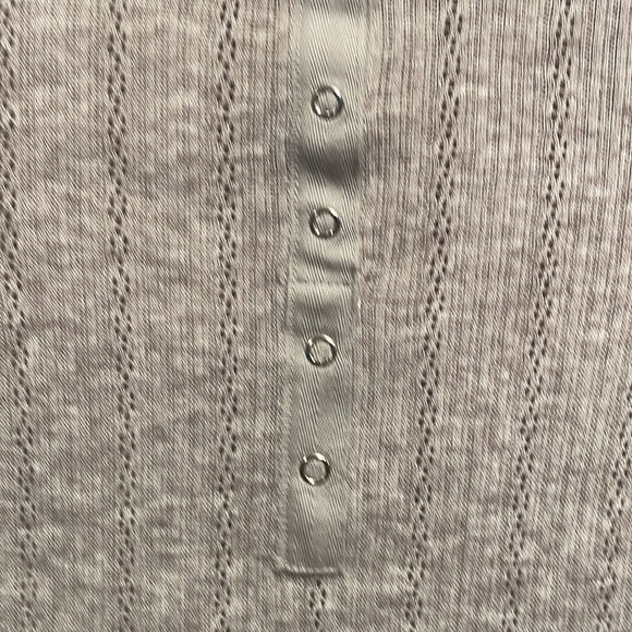 Wild Fable Cropped Long Sleeve. Gray. Size XS. - Picture 3 of 4